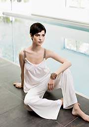 2389_D_Fame7008_7010_06050_B_A4-B.jpg