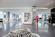 p_111200091-B.jpg